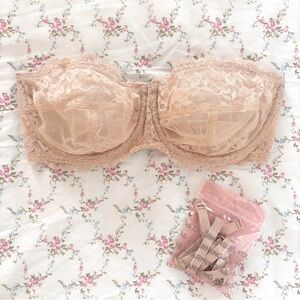 NWOT Dobreva lace unlined convertible bra
